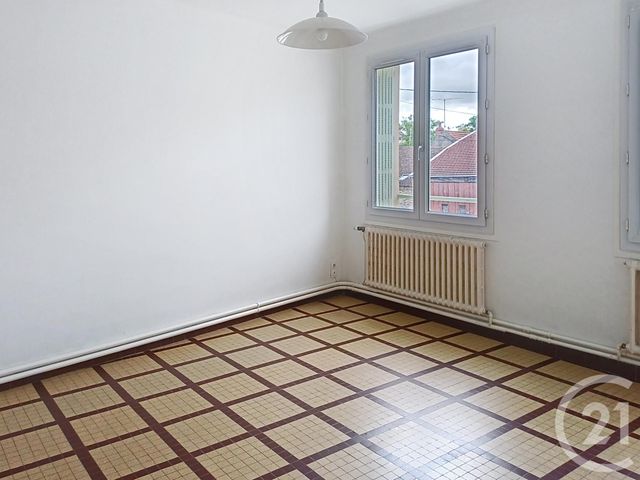 Appartement F2 à louer - 3 pièces - 40.0 m2 - GANNAT - 03 - AUVERGNE - Century 21 Lefèbvre Immobilier
