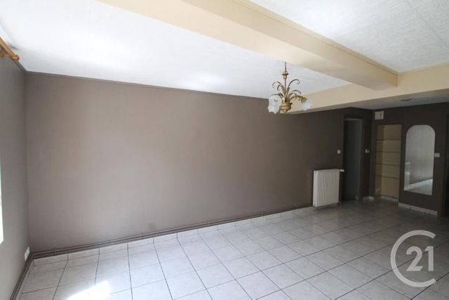 maison à louer - 4 pièces - 71.0 m2 - GANNAT - 03 - AUVERGNE - Century 21 Lefèbvre Immobilier