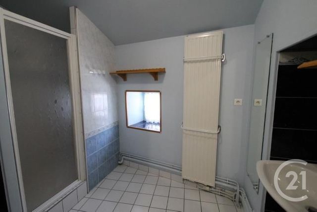 maison à louer - 4 pièces - 71.0 m2 - GANNAT - 03 - AUVERGNE - Century 21 Lefèbvre Immobilier
