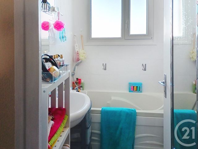 Appartement F4 à louer - 4 pièces - 70.87 m2 - GANNAT - 03 - AUVERGNE - Century 21 Lefèbvre Immobilier