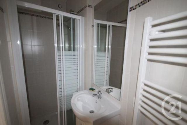 Appartement T1 à louer - 1 pièce - 30.41 m2 - GANNAT - 03 - AUVERGNE - Century 21 Lefèbvre Immobilier