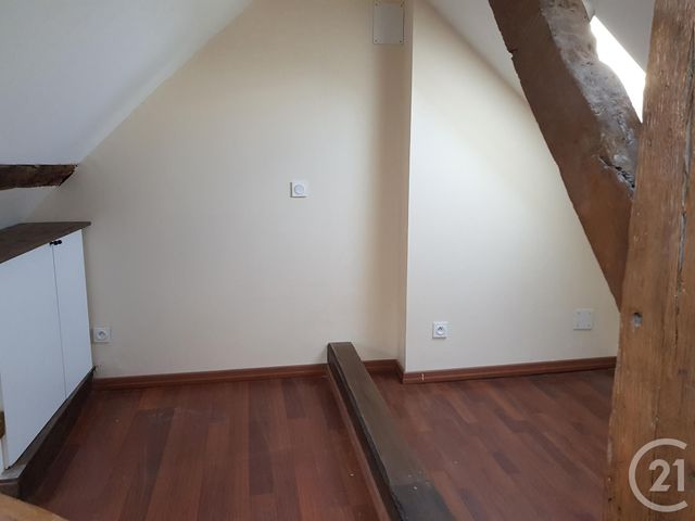 Appartement F2 à louer - 2 pièces - 46.0 m2 - GANNAT - 03 - AUVERGNE - Century 21 Lefèbvre Immobilier