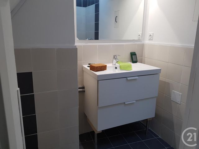 Appartement F2 à louer - 2 pièces - 46.0 m2 - GANNAT - 03 - AUVERGNE - Century 21 Lefèbvre Immobilier