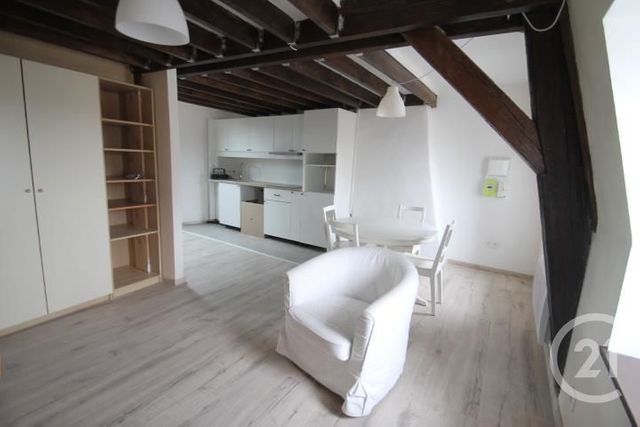 Appartement F2 à louer - 2 pièces - 46.0 m2 - GANNAT - 03 - AUVERGNE - Century 21 Lefèbvre Immobilier