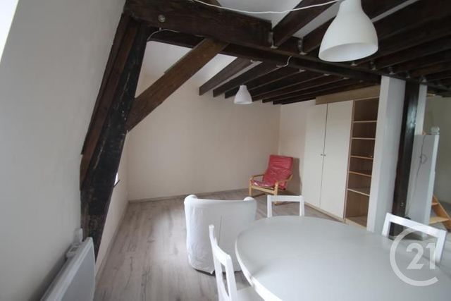 Appartement F2 à louer - 2 pièces - 46.0 m2 - GANNAT - 03 - AUVERGNE - Century 21 Lefèbvre Immobilier