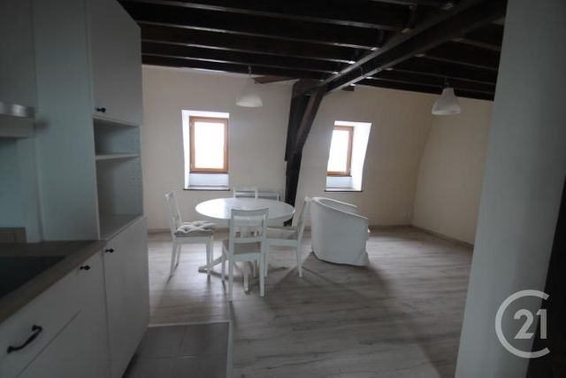Appartement F2 à louer - 2 pièces - 46.0 m2 - GANNAT - 03 - AUVERGNE - Century 21 Lefèbvre Immobilier