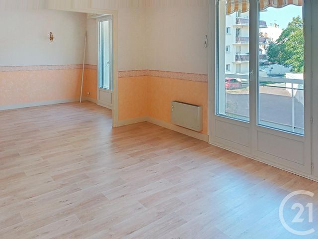 Appartement F3 à louer - 3 pièces - 71.5 m2 - VICHY - 03 - AUVERGNE - Century 21 Lefèbvre Immobilier