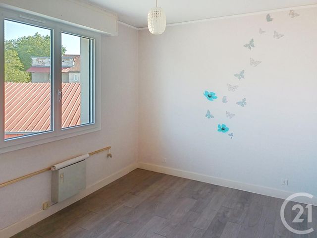 Appartement F3 à louer - 3 pièces - 71.5 m2 - VICHY - 03 - AUVERGNE - Century 21 Lefèbvre Immobilier