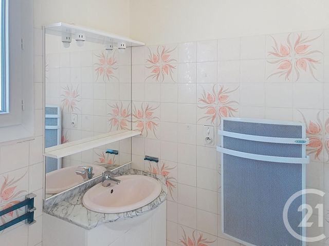 Appartement F3 à louer - 3 pièces - 71.5 m2 - VICHY - 03 - AUVERGNE - Century 21 Lefèbvre Immobilier