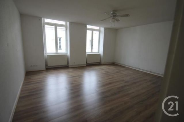 Appartement à louer - 3 pièces - 73.98 m2 - GANNAT - 03 - AUVERGNE - Century 21 Lefèbvre Immobilier