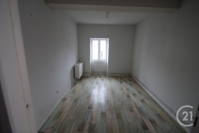 Appartement à louer - 3 pièces - 73.98 m2 - GANNAT - 03 - AUVERGNE - Century 21 Lefèbvre Immobilier