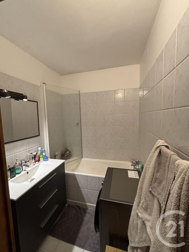 Appartement à louer - 3 pièces - 59.0 m2 - CLERMONT FERRAND - 63 - AUVERGNE - Century 21 Lefèbvre Immobilier