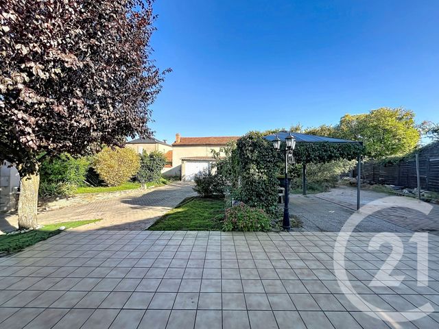 maison à vendre - 5 pièces - 176.37 m2 - ESCUROLLES - 03 - AUVERGNE - Century 21 Lefèbvre Immobilier
