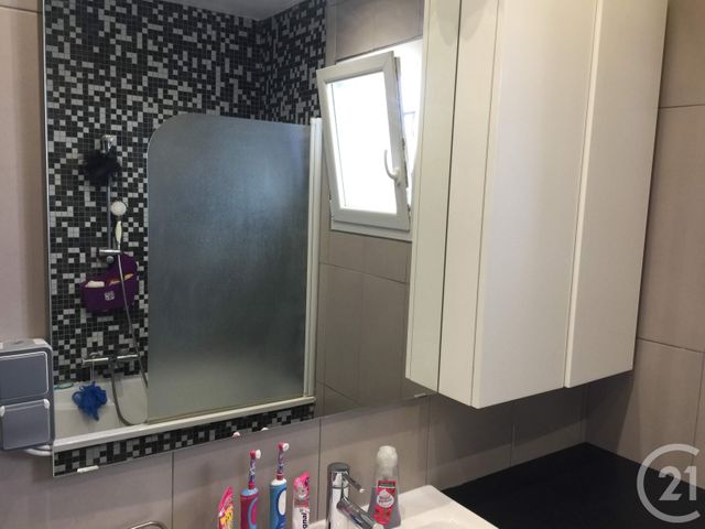 maison à louer - 4 pièces - 102.89 m2 - AIGUEPERSE - 63 - AUVERGNE - Century 21 Lefèbvre Immobilier